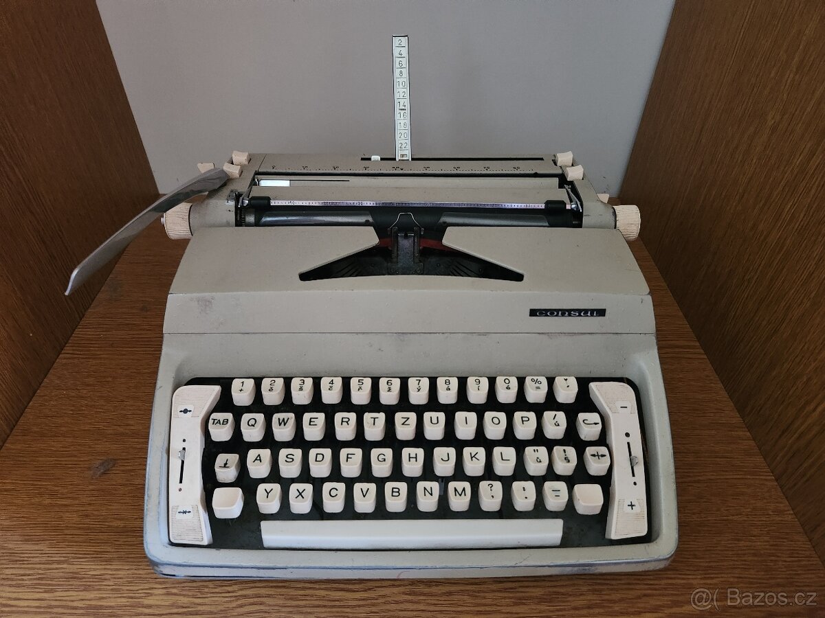 prodám psací stroj