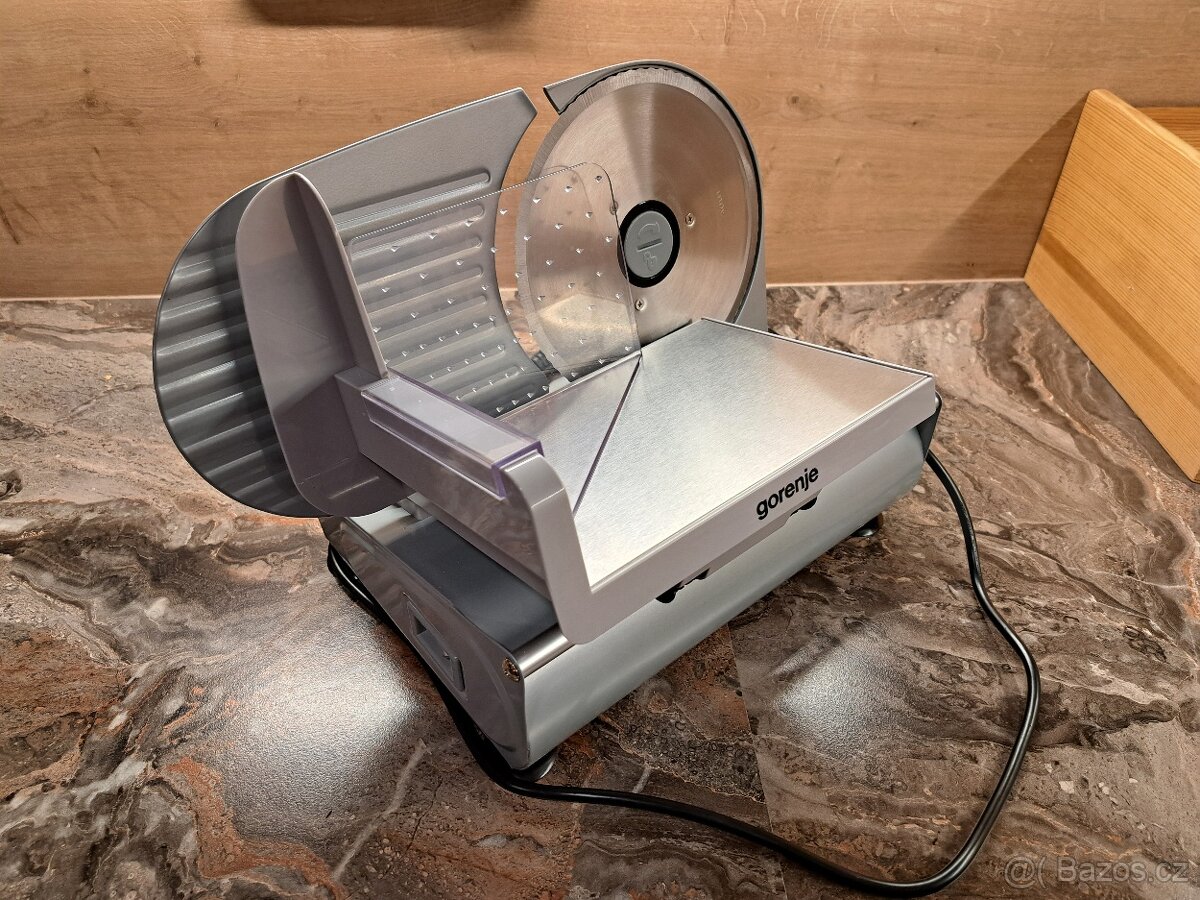 Kráječ potravin GORENJE R506E