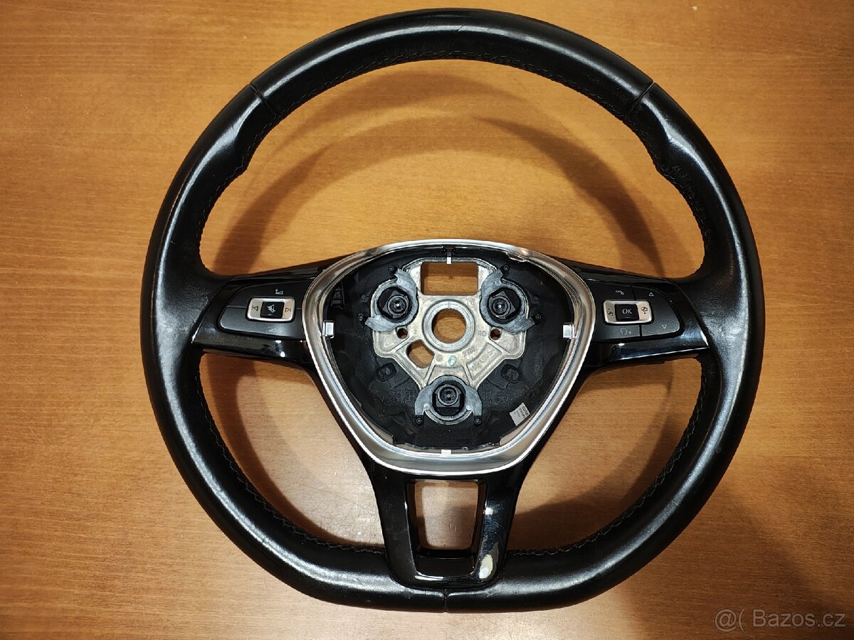 Volant VW s multifunkčními tlačítky 6C0419091E