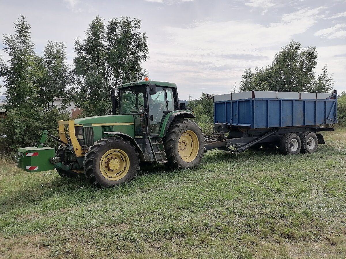 Nosič kontejnerů traktor