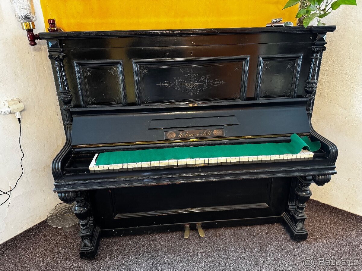 Staré piano