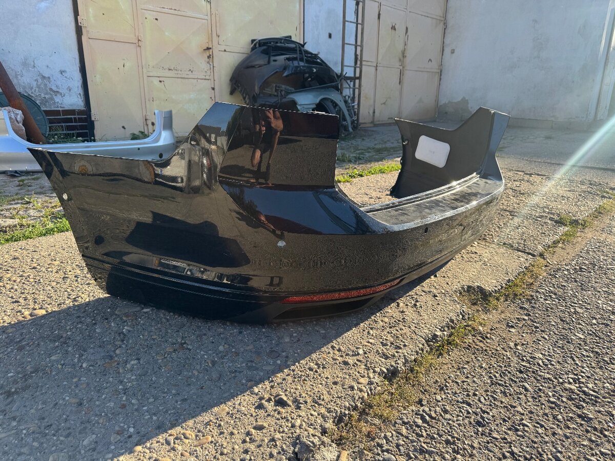 Volkswagen Passat B8 zadní nárazník