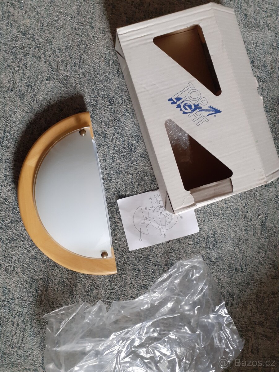 Nove svetlo na stenu