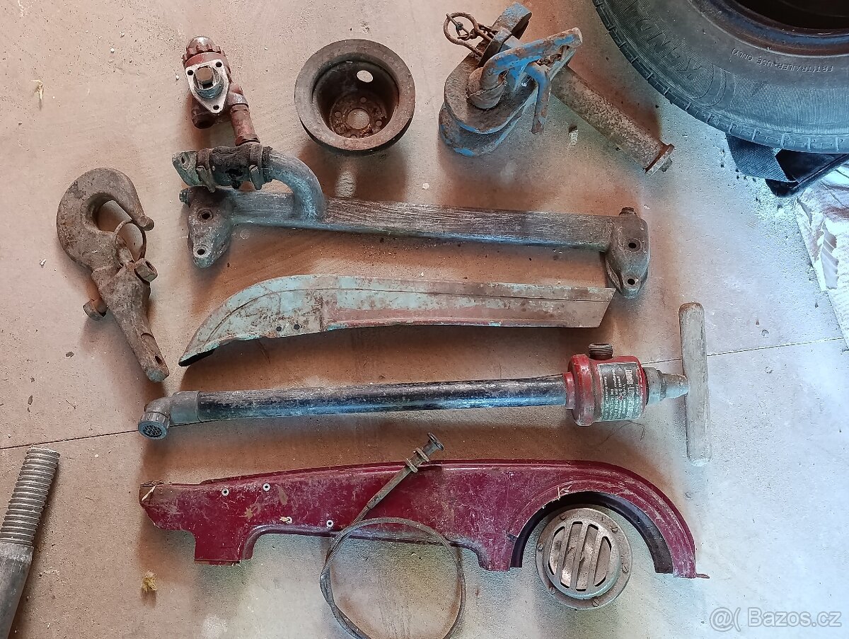 Staré auto moto díly