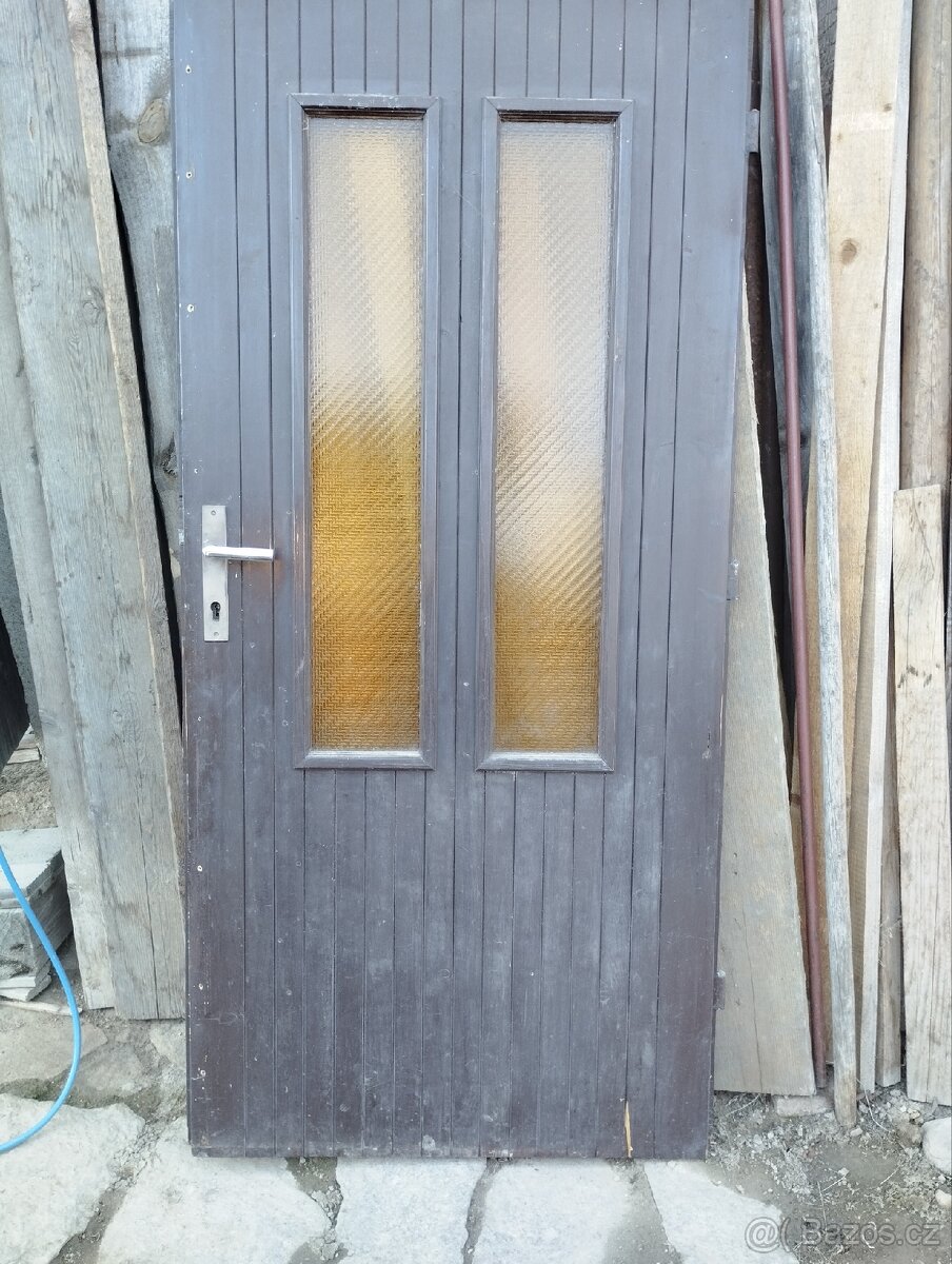 Dřevěné dveře