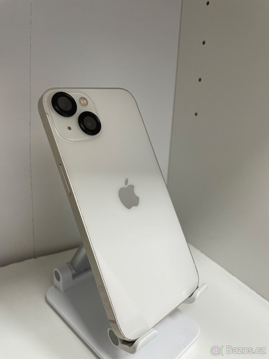 Apple iPhone 13 128 GB v bílé barvě