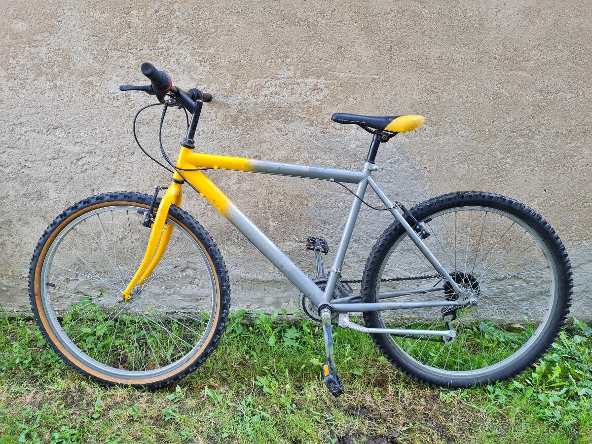 Jizdní žluté kolo