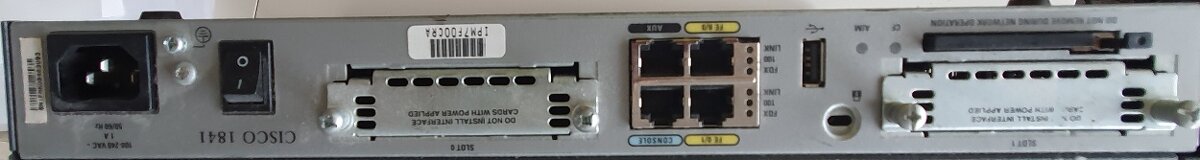CISCO C1841 router