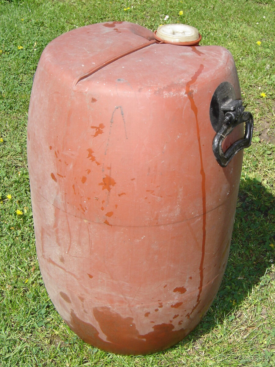 Plastový sud