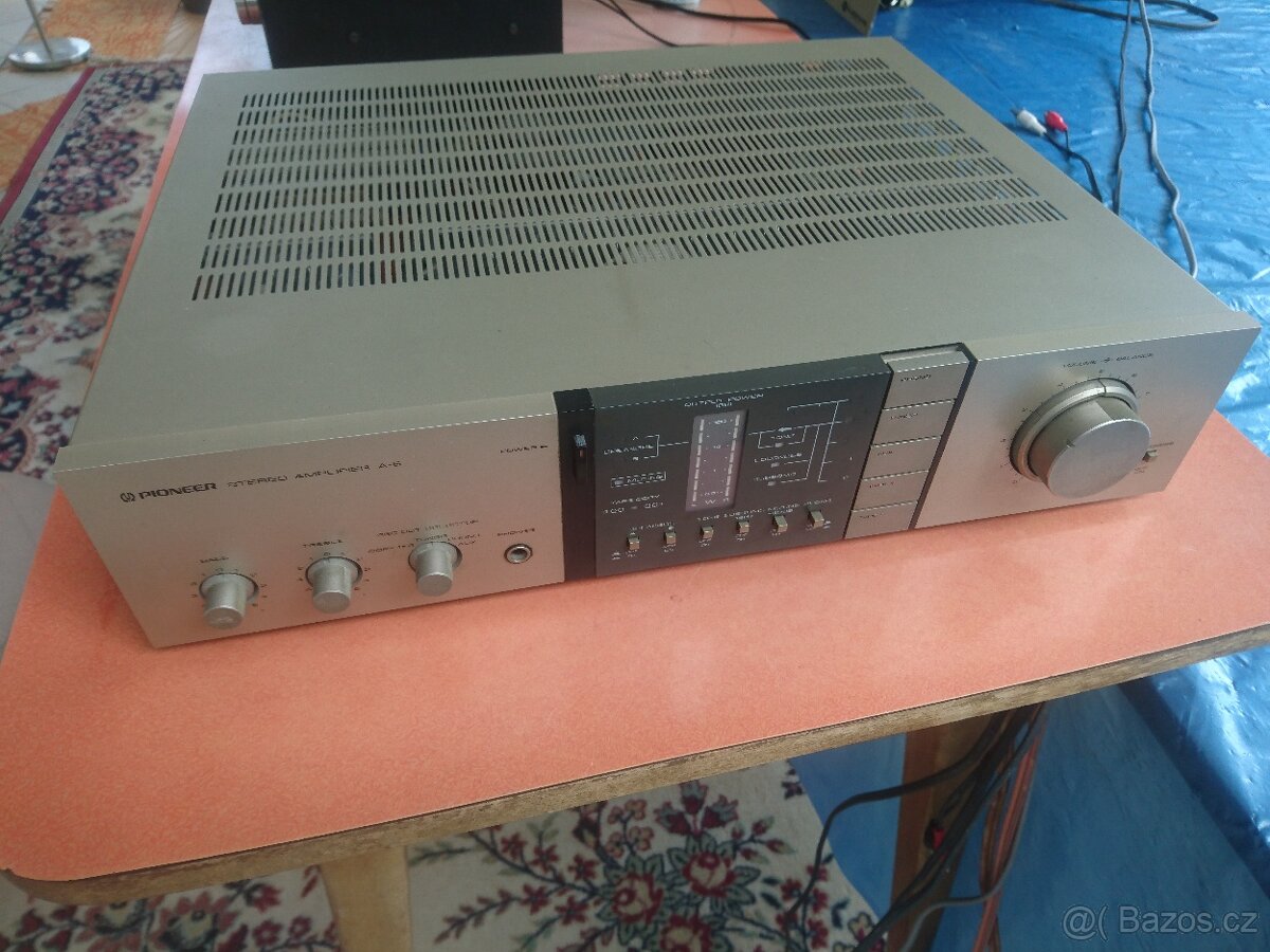 zesilovač Pioneer, Technics a jiné .......