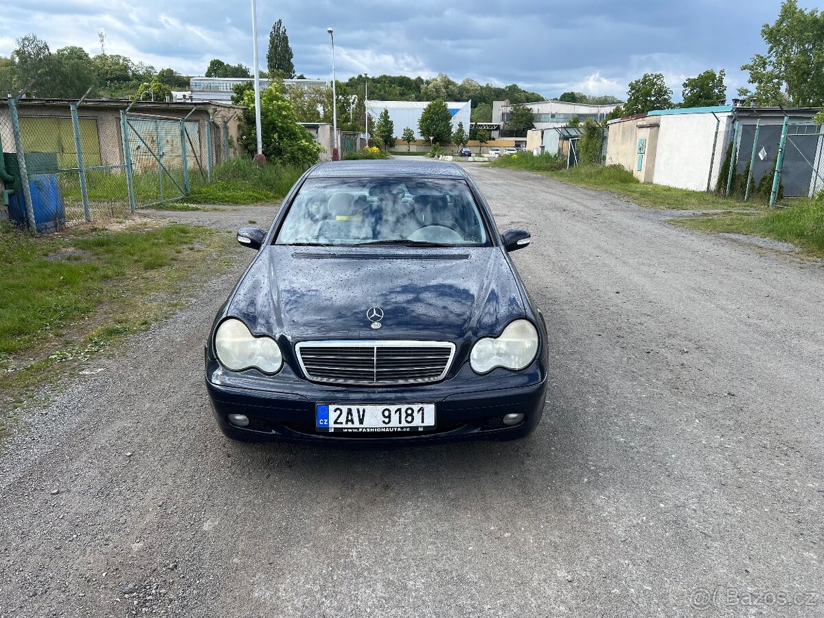 Mercedes-Benz C W203, 200 CDI