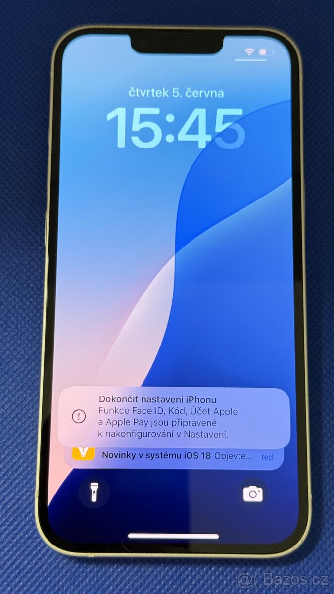 iPhone 13 256GB White, krásný stav s krabičkou