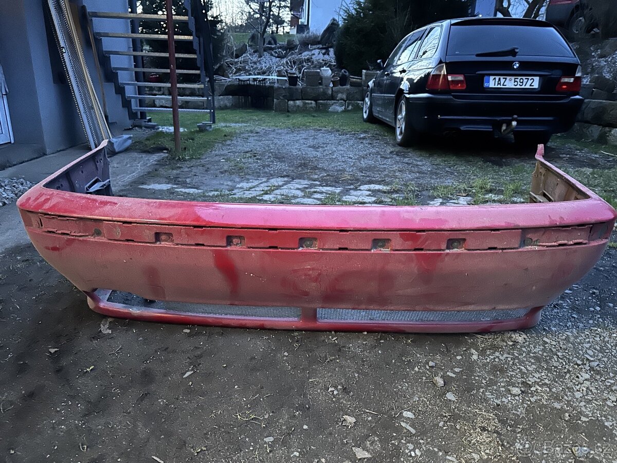 BMW E36 zadní nárazník