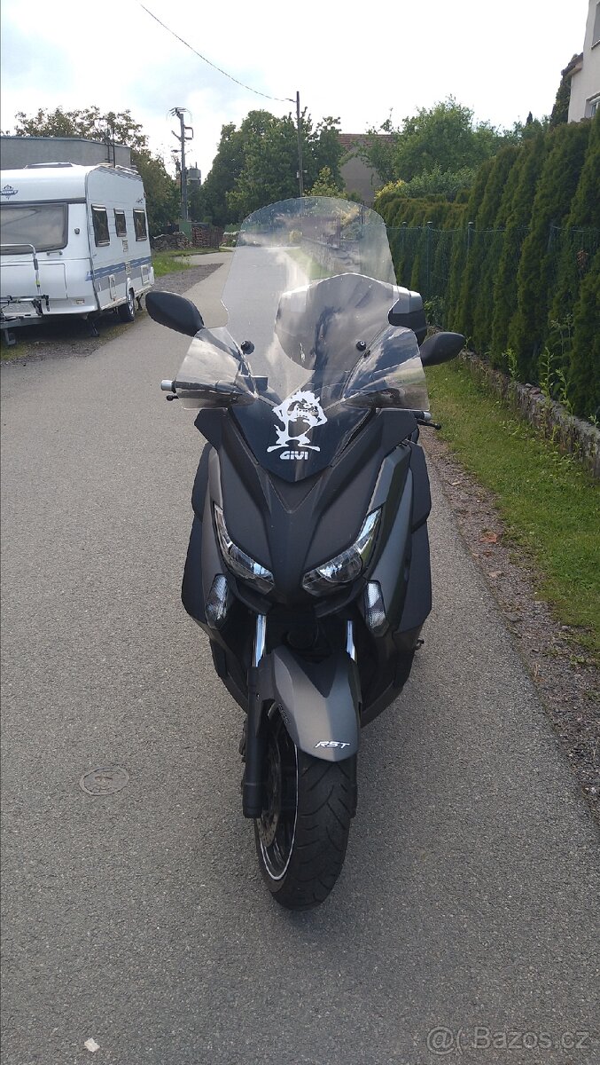 Yamaha XMAX 400