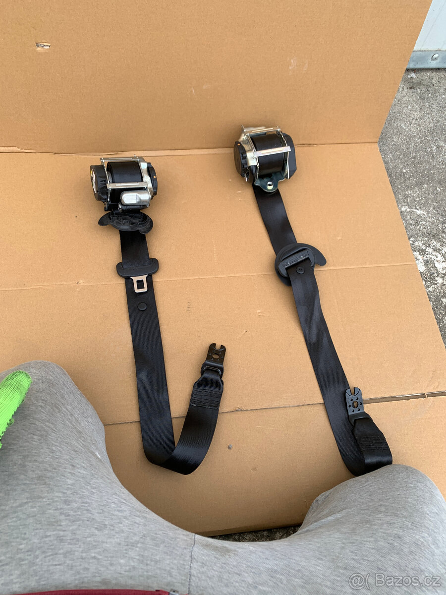 predni bezpecnostni pasy pravy levy vw passat b8