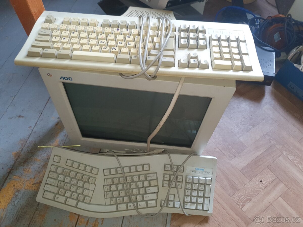 Starý monitor