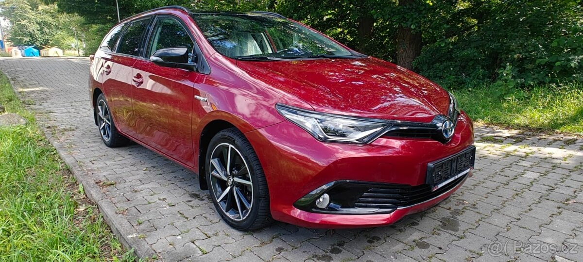 Toyota Auris 1.8 Hybrid Touring Sports HE15U
