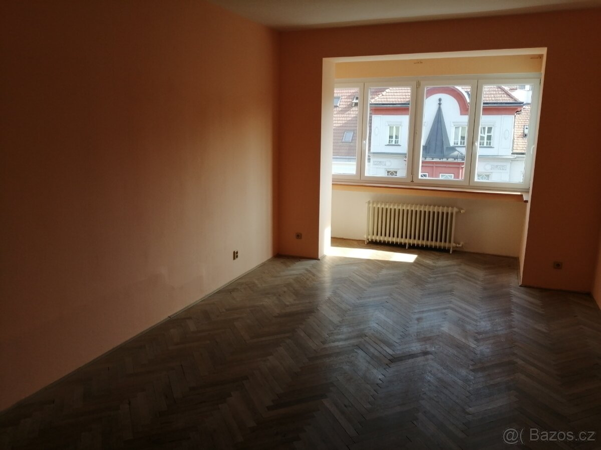 Pronájem 2+1, ulice Merhautova, Černá Pole, 80 m2, balkon, k
