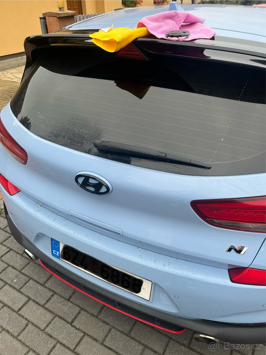 Hyundai OVERLAY emblem