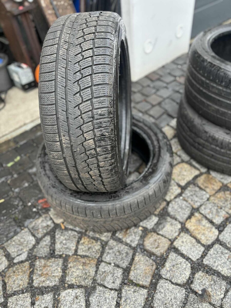 Zeetex 215/55 R17 Zimní pneumatiky