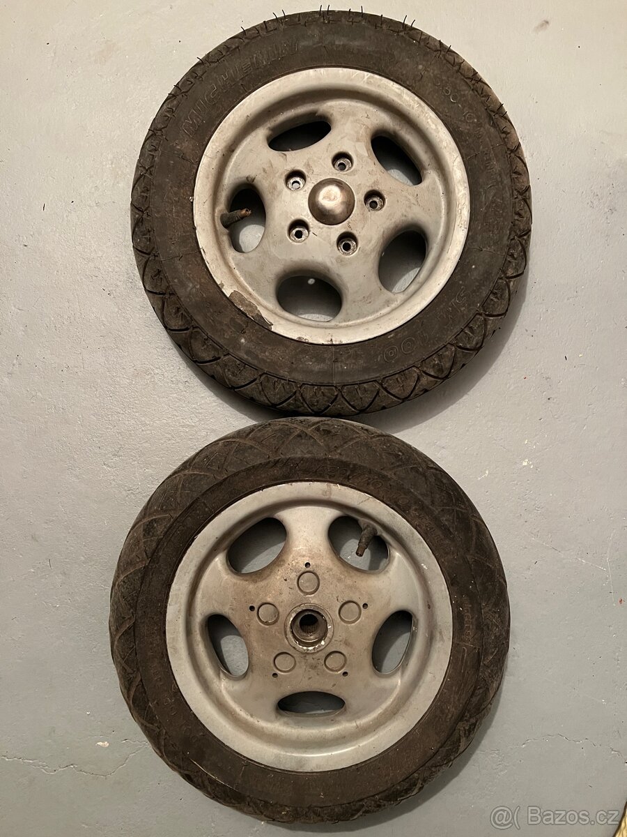 Kola a Piaggio Vespa ET4