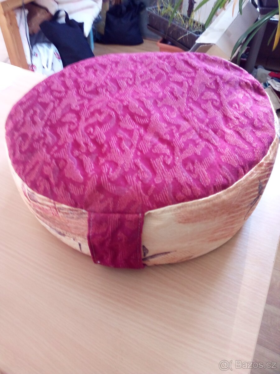 meditační polštář i dětem na sezení