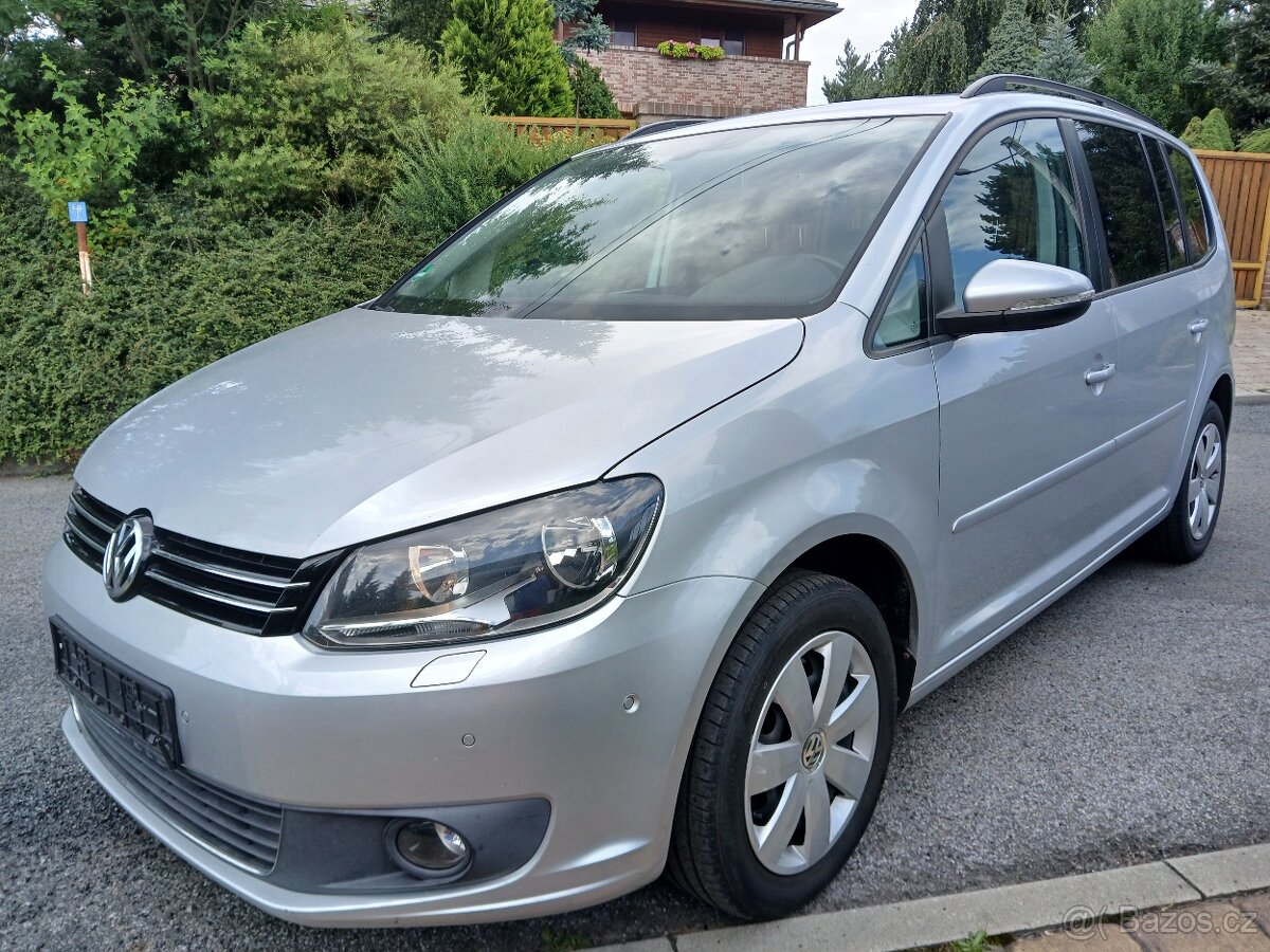TOURAN,2.0TDI,103KW,VÝHŘEV,DIGI,PARKASIST,TZ,SERVIS JEN VW