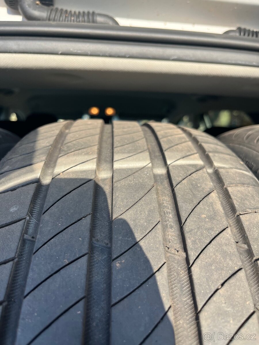 letni pneu 205/55/R16 Michelin