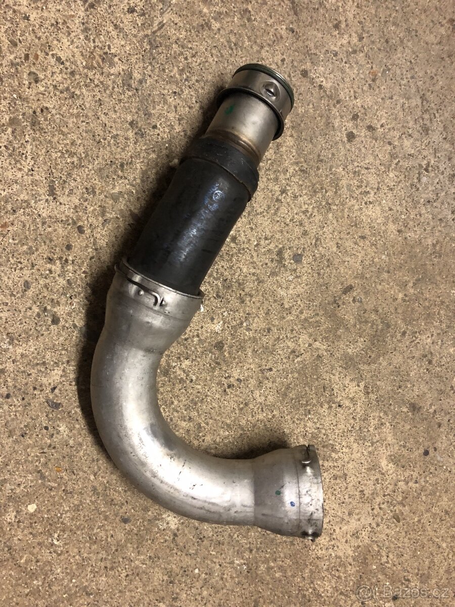 Vw T5 2.5 TDi hadice sání,větrák topení,zesilovač