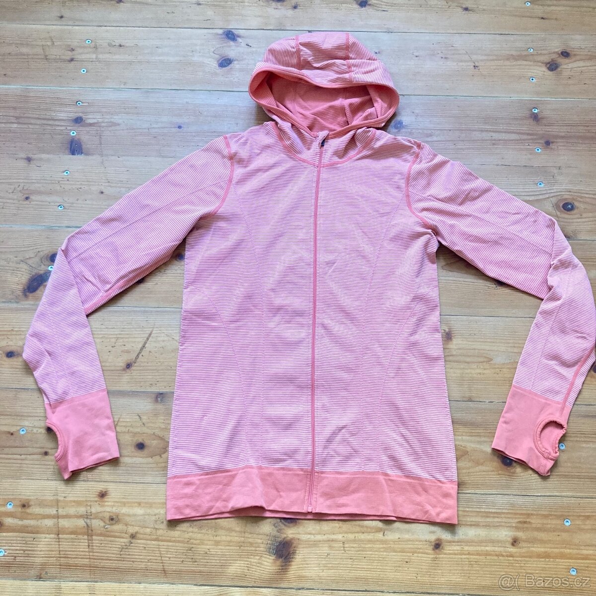 Tenká mikina s kapucí vel S a tílko vel S