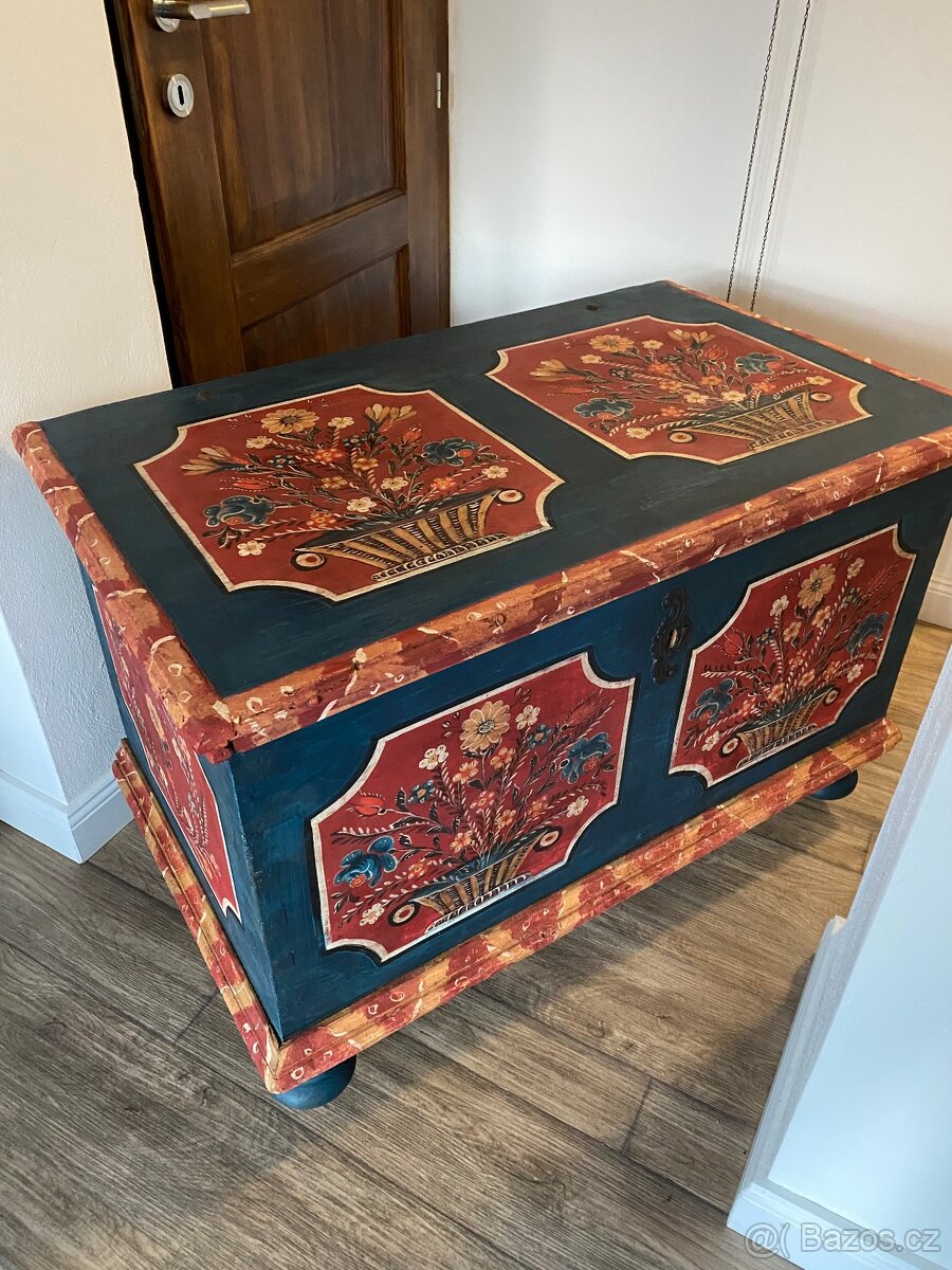 Malovaná truhla
