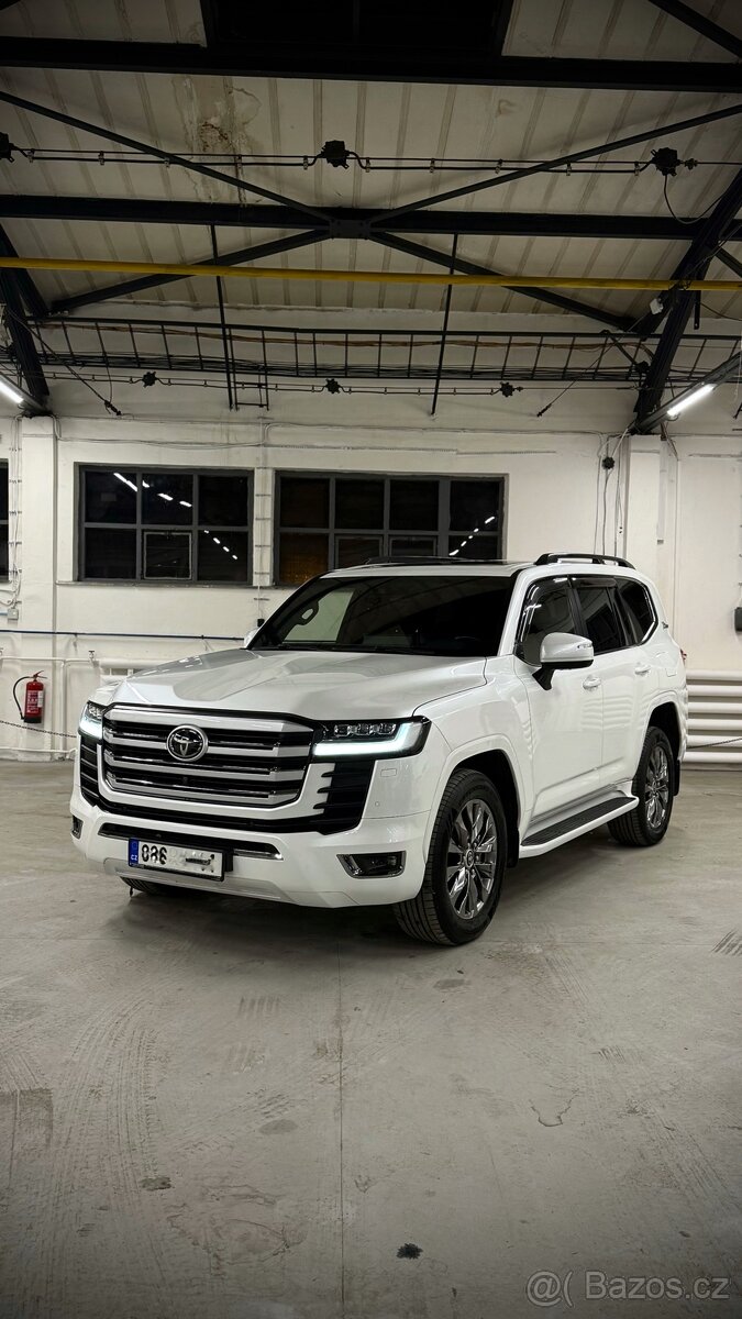 Toyota Land Cruiser 300 3.3D ZX 2022