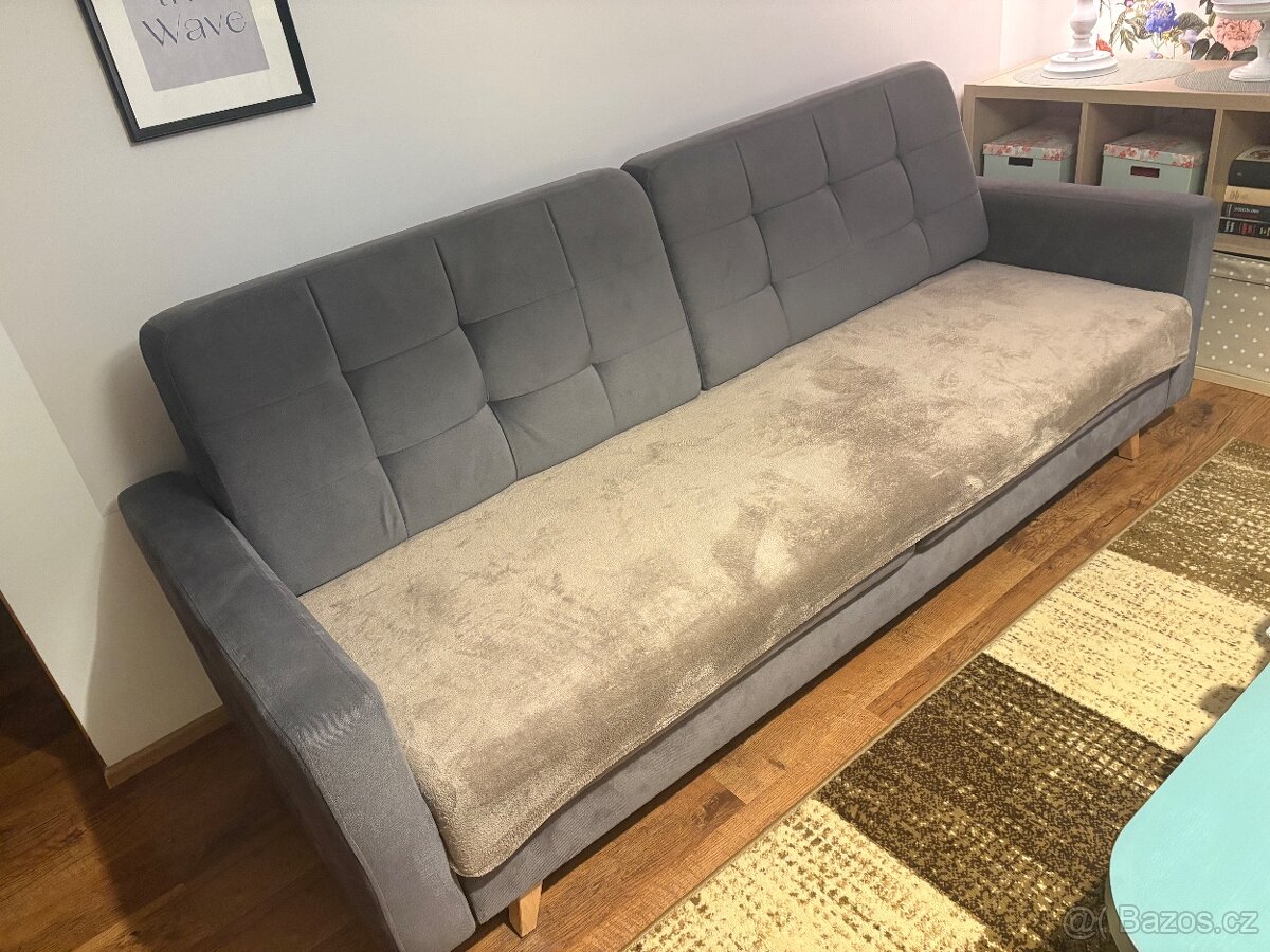 Krásná rozkládací pohovka