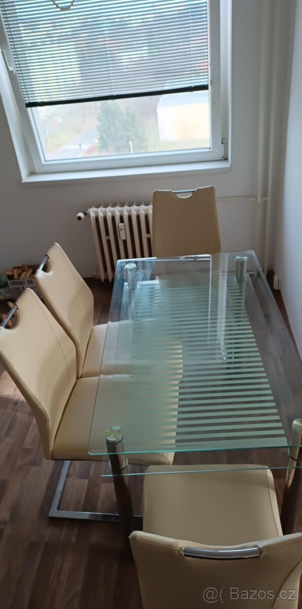 Stůl + 4 židle