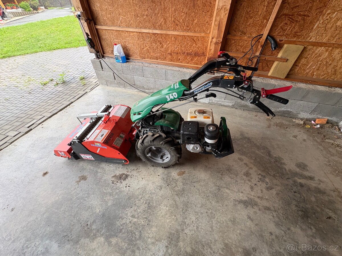 Zakladač trávníku Ferrari 340