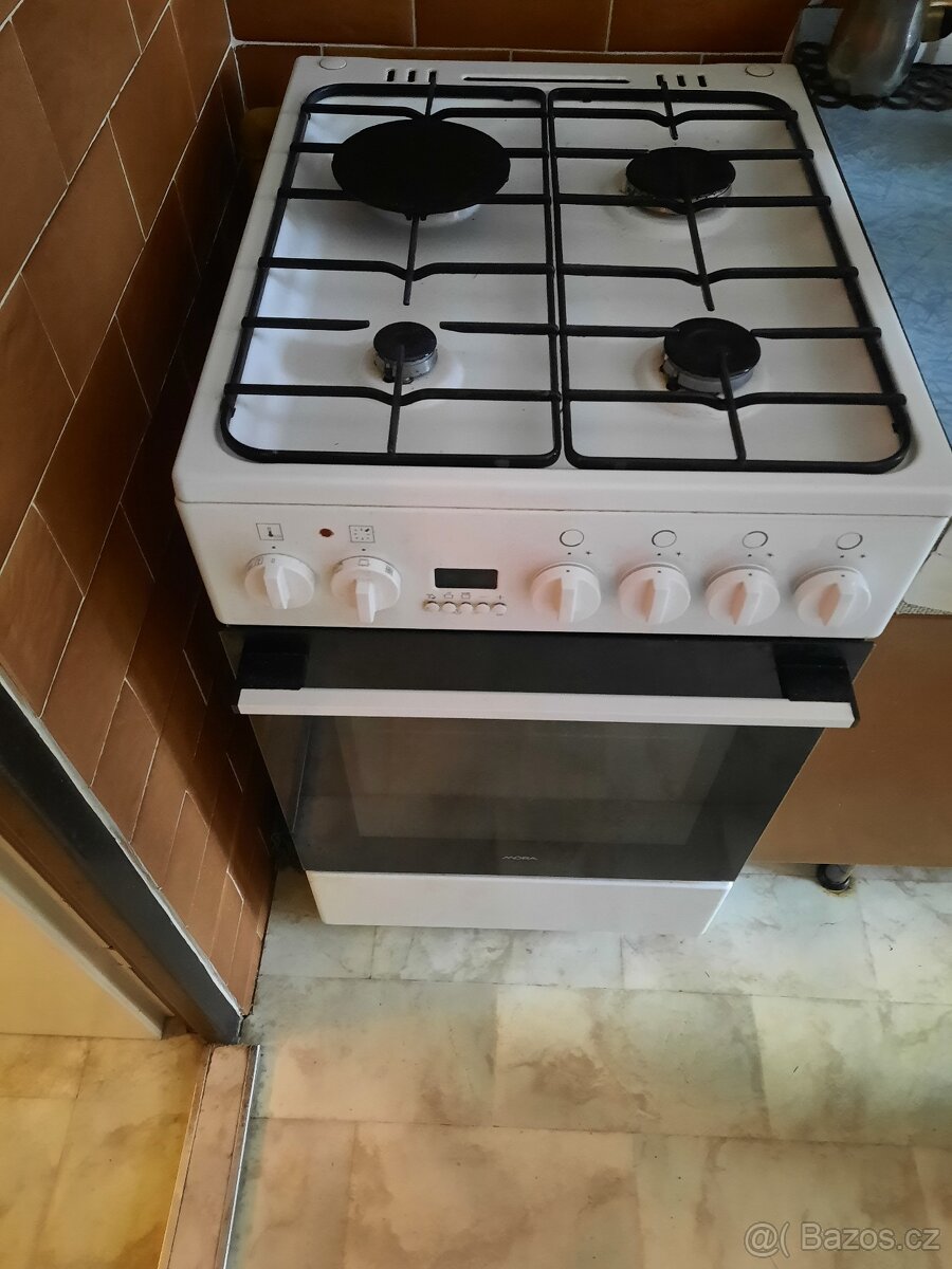 Prodám kombinovaný plynový sporák, trouba elektrická