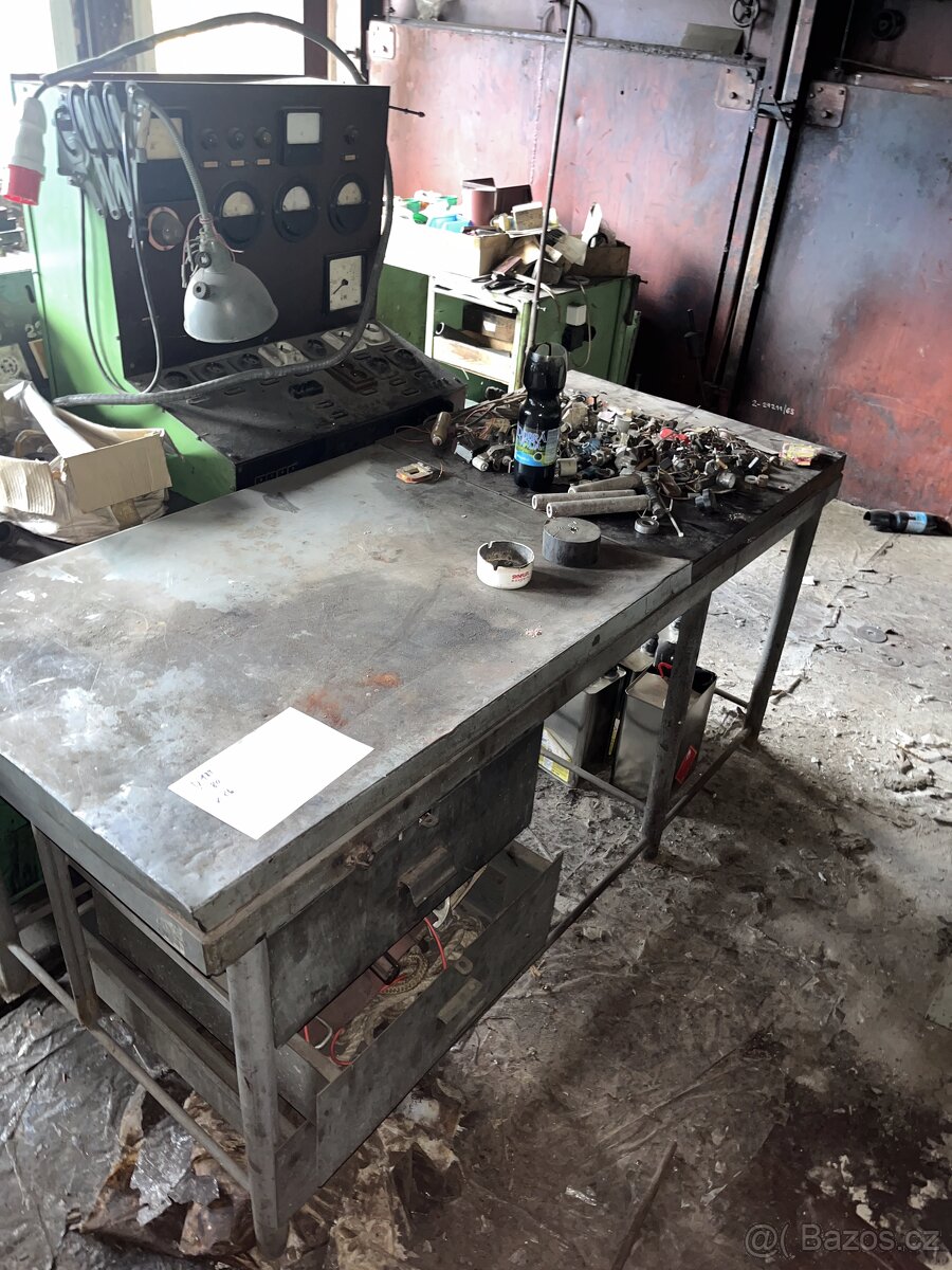 Ponk / dílenský stůl č.4