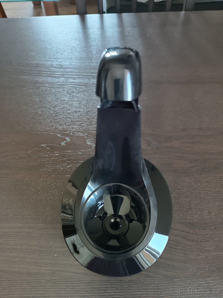 Čistící a nabíjení základna Philips JC5203