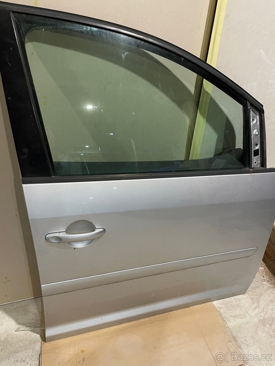 VW Touran 1T pravé dveře