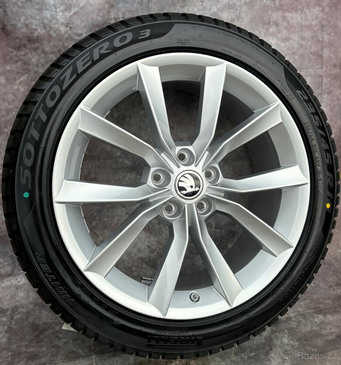 Zimní originální sada alu Škoda Superb 235/45R18