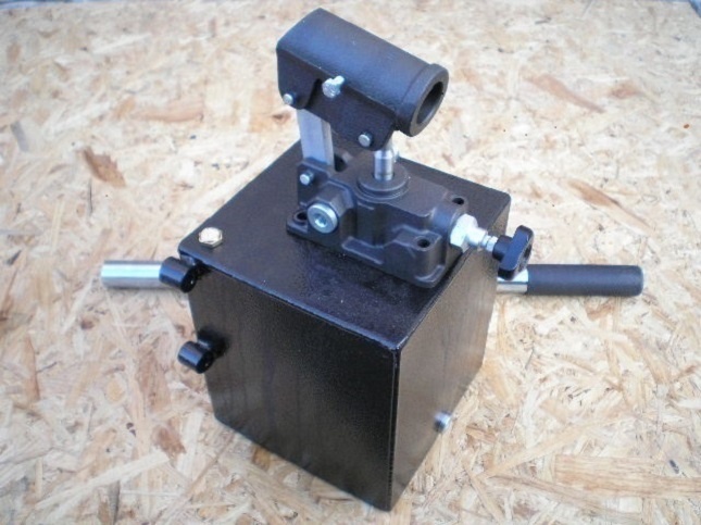 Ruční hydraulická pumpa