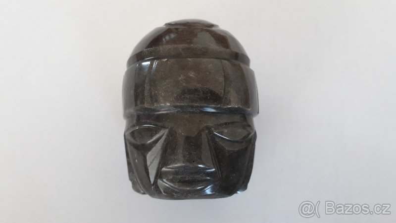 Olmécká hlava soška obsidian