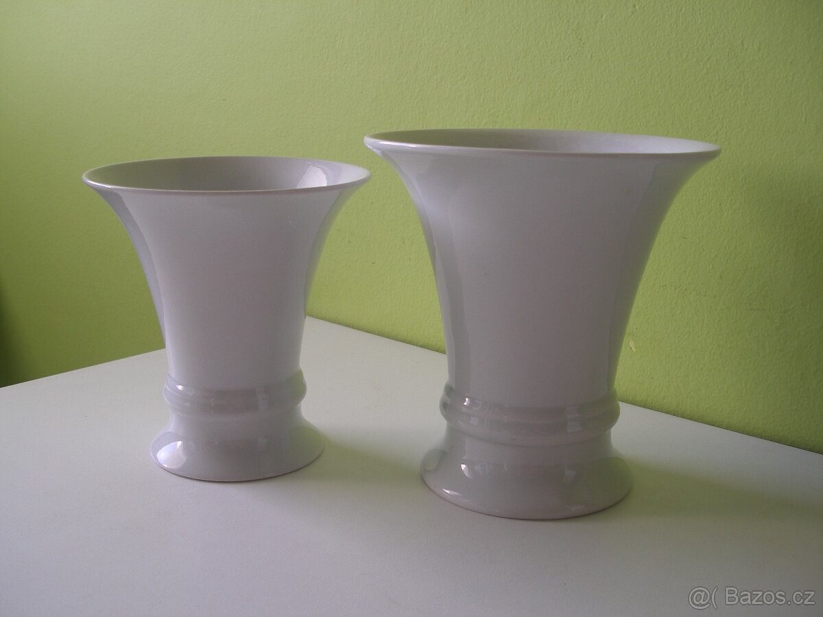 Prodám bílé porcelánové vázy.
