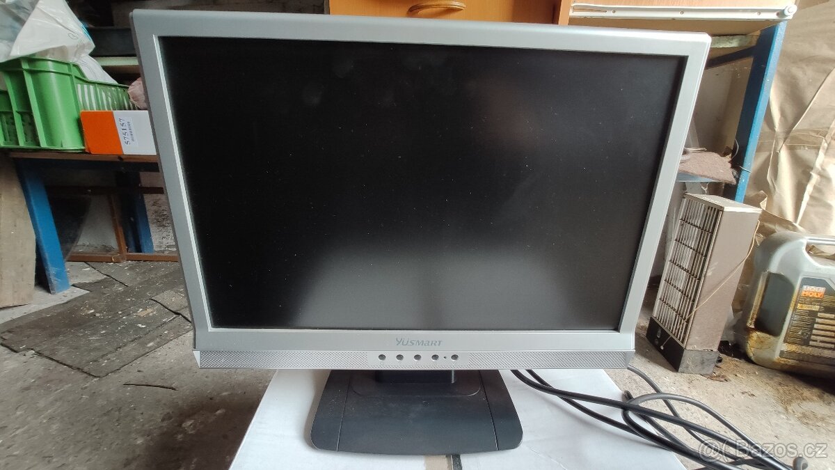 LCD PC monitor Yusmart 19"