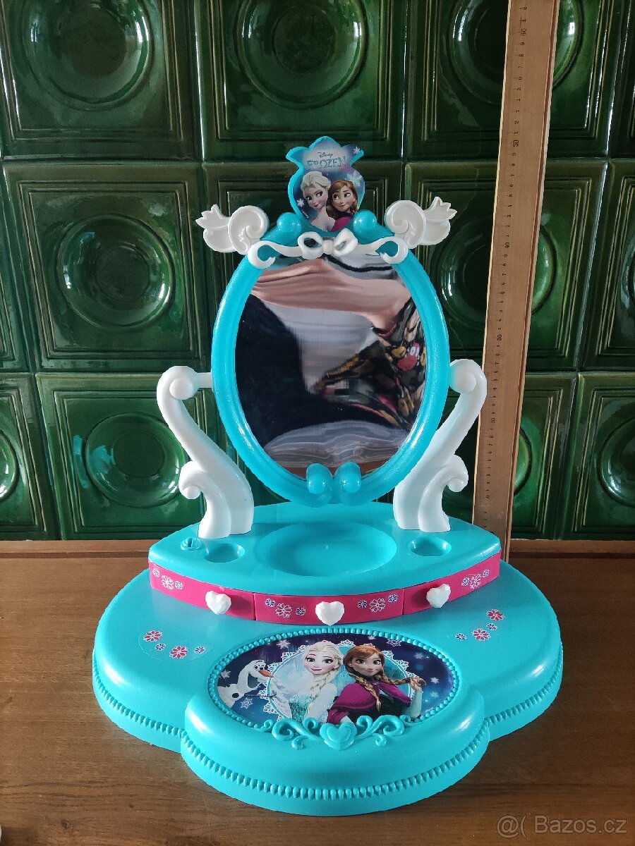Disney Frozen kosmetický stolek pro malou Annu a Elzu