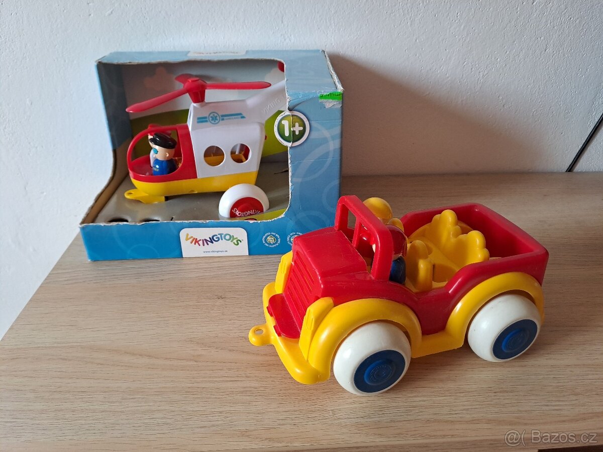 Záchranářský vrtulník a auto