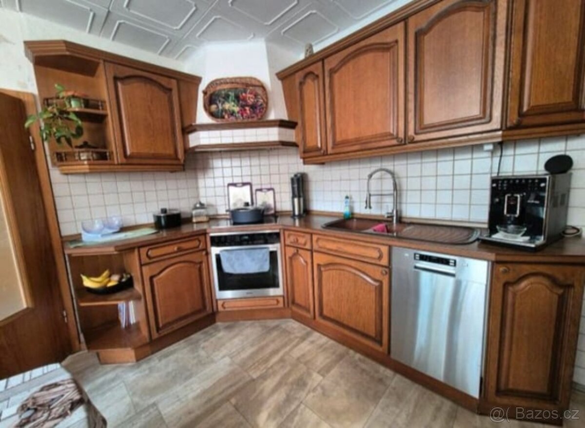Rustikální kuchyně se spotřebiči, 4559