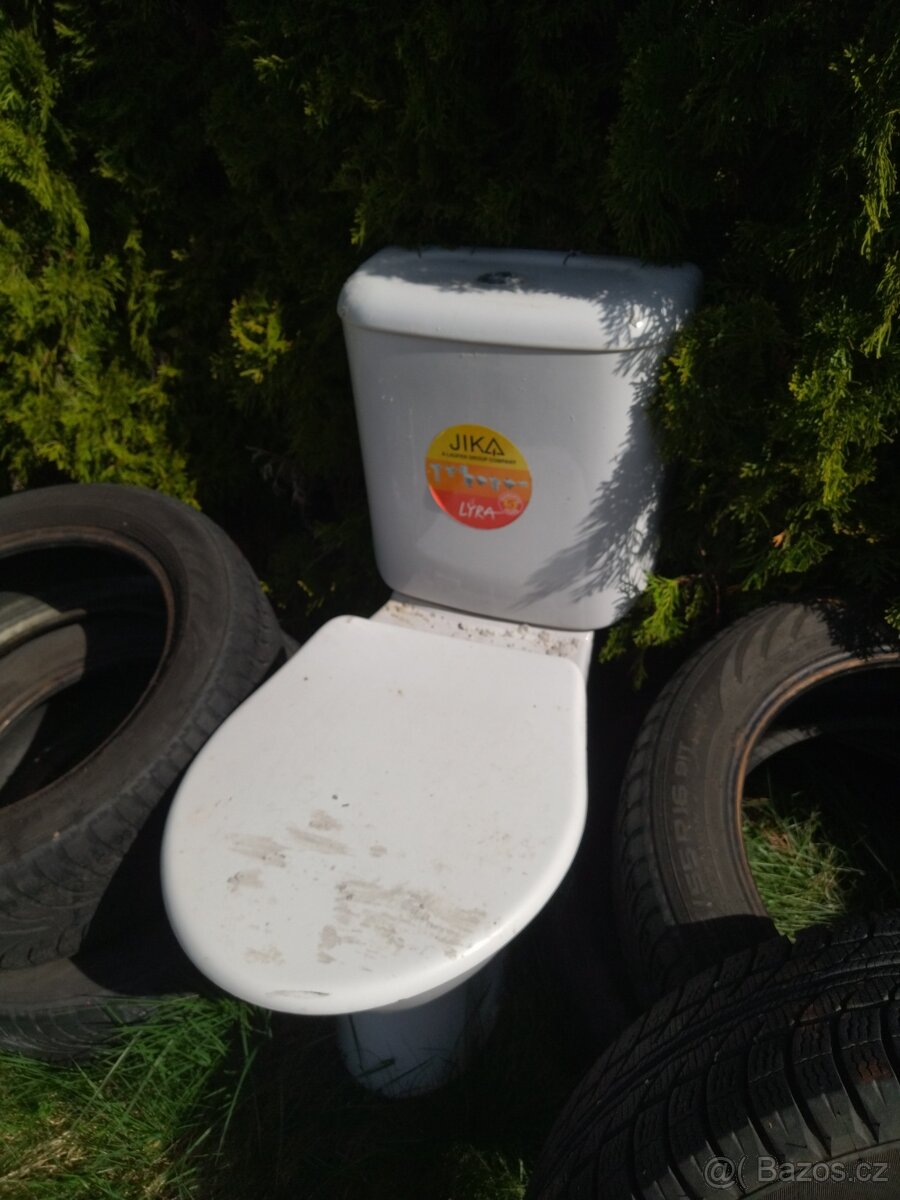 WC Jika Lyra