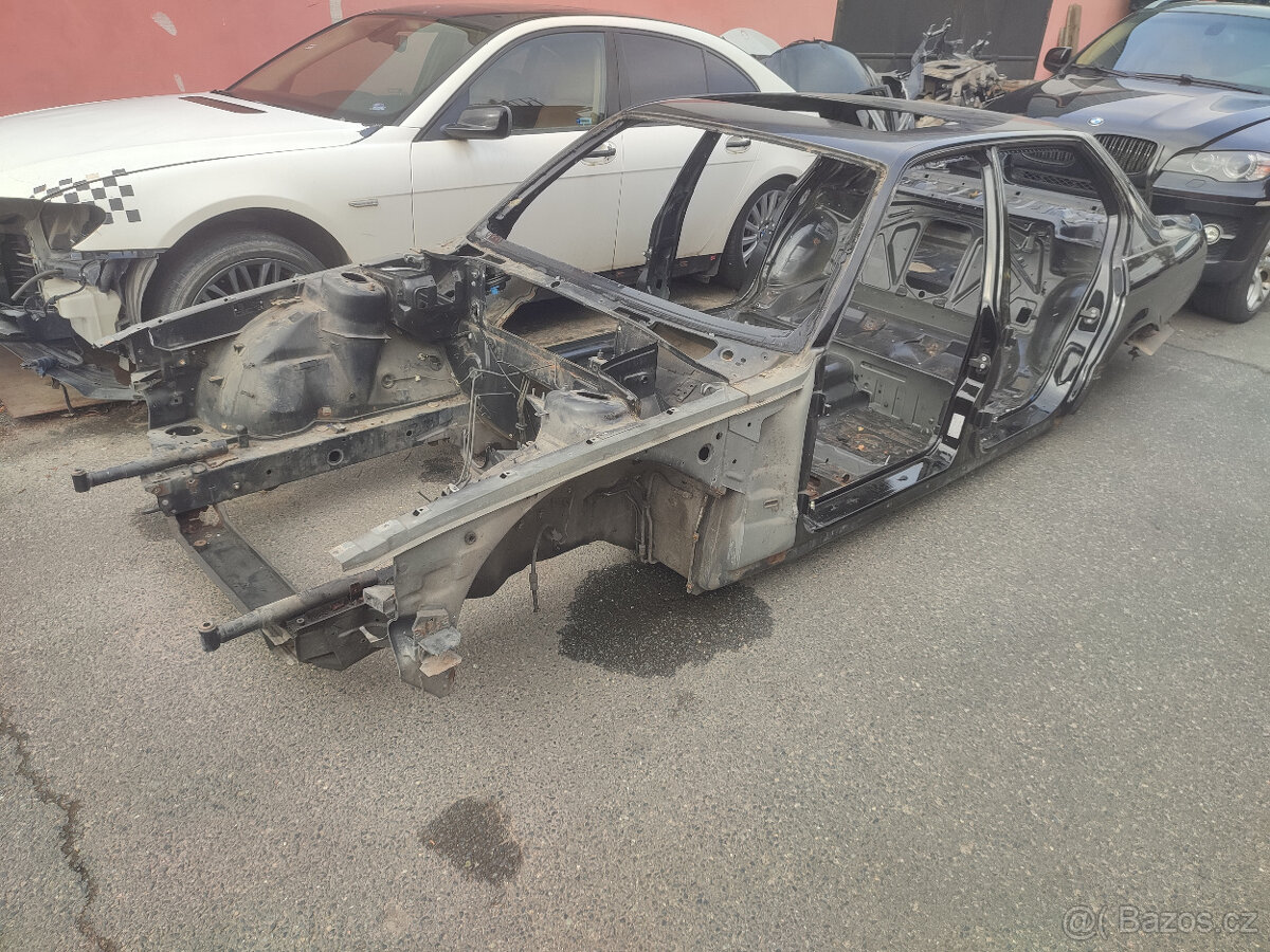 Bmw e32 karoserie
