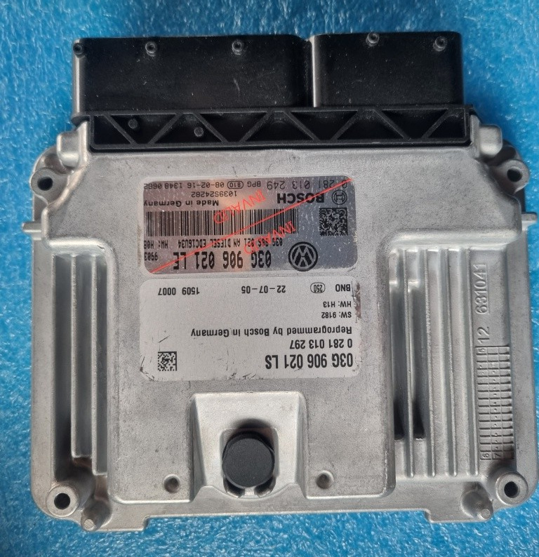 Prodám ŘÍDICÍ JEDNOTKU MOT0RU 03G906021LS 0 281 013 297